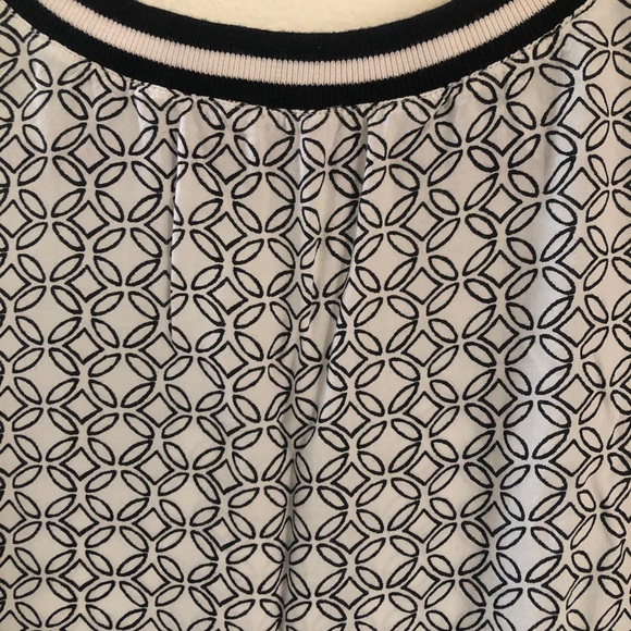 Hollister Black White Geo Print Crewneck Top - Picture 4 of 4